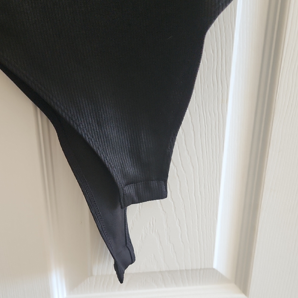 H&M Black Ribbed Button-Front Bodysuit - Picture 6 of 6